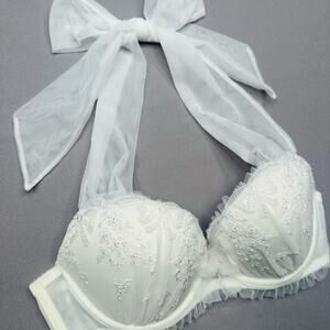 Victoria’s Secret Dream Angels Demi Halter Bra I White Lace and Net